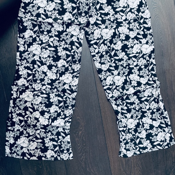 Forever 21 Printed Casual Black and White Jumpsuit - Picture 8 of 8